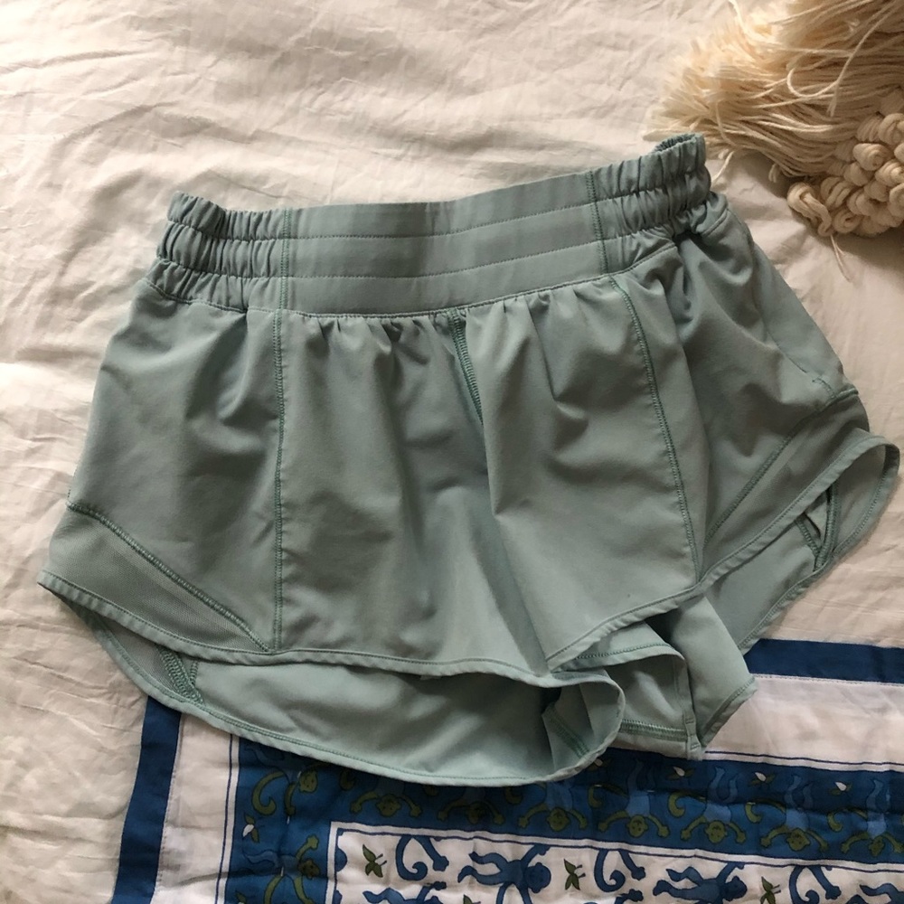 lululemon hotty hot shorts 2.5 inch hazy jade